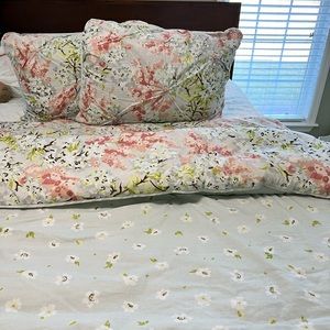LC Lauren Conrad queen size comforter and two pillow shams.